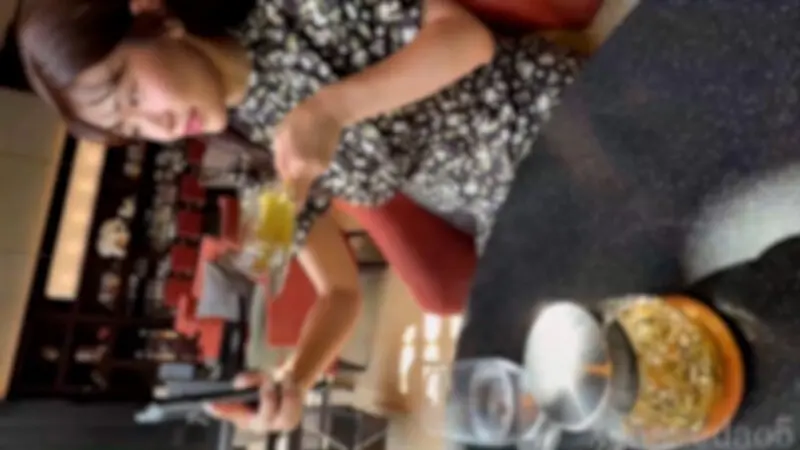 FC2-PPV-4693923 - *New Account Special: 80% OFF [Uncensored**] A legendary AV actress who has been at the forefront of the industry for 10 years. She made a secret appearance at my request. Her incredible skills and seduct